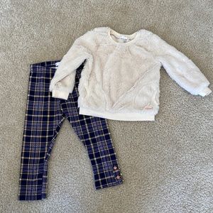 Tahari set
